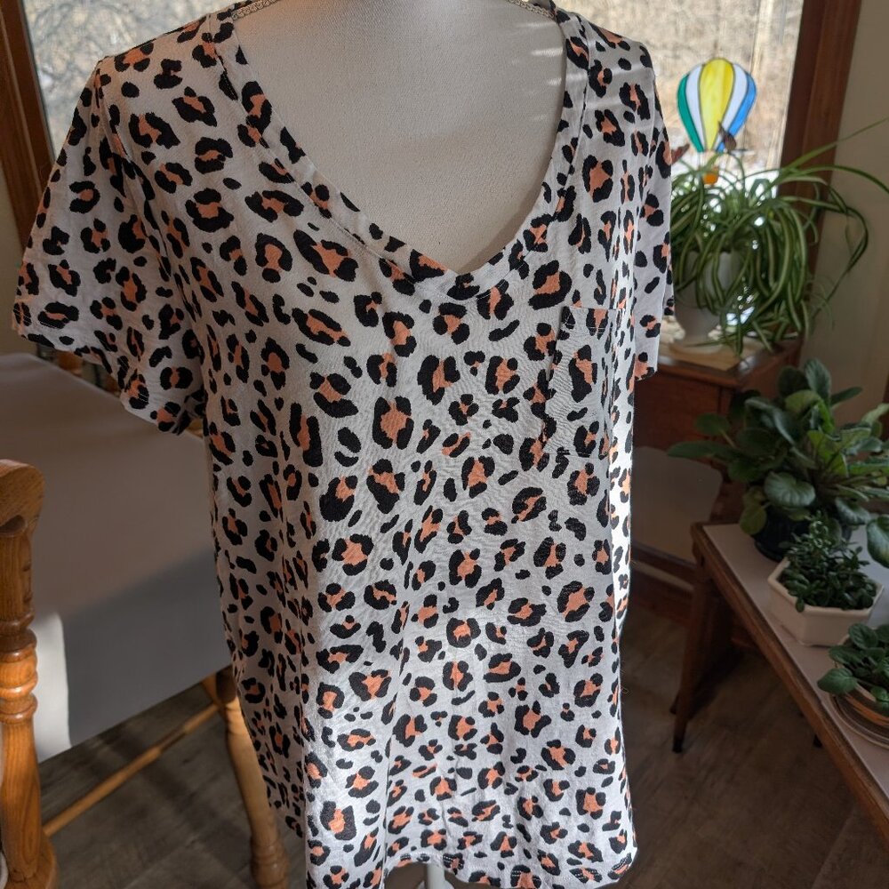 Torrid leopard print t shirt size 1